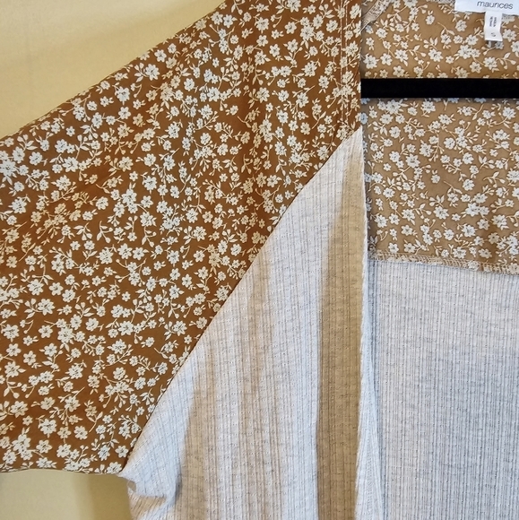Maurices Ditzy floral print Lightweight cardigan top Size Small - Picture 9 of 9